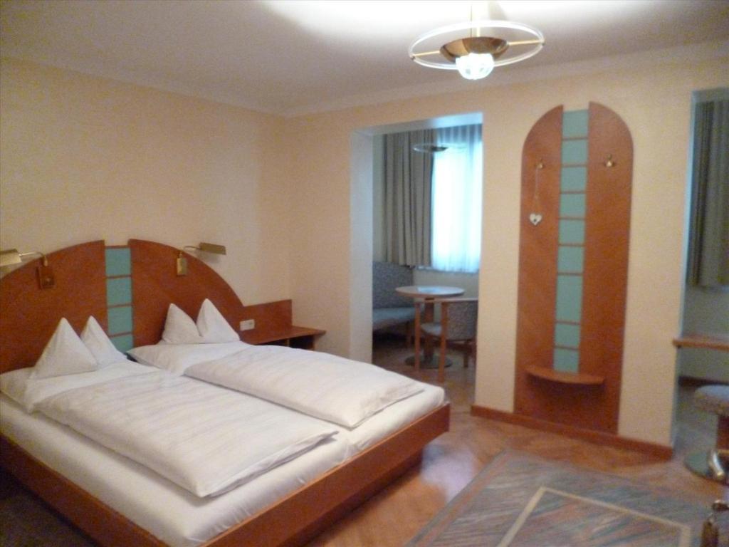 Dermuth Hotels - Hotel Sonnengrund Portschach am Woerthersee Room photo