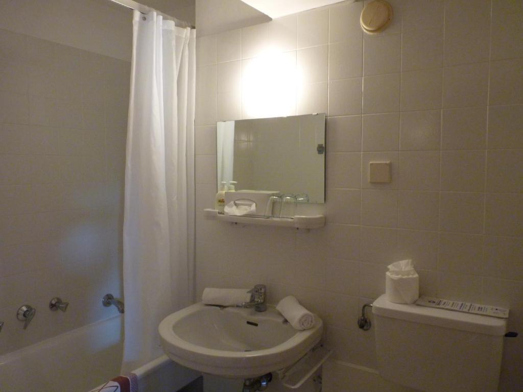 Dermuth Hotels - Hotel Sonnengrund Portschach am Woerthersee Room photo