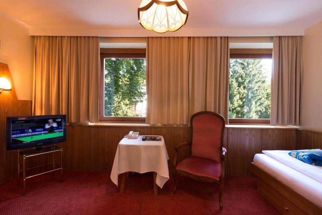 Dermuth Hotels - Hotel Sonnengrund Portschach am Woerthersee Room photo